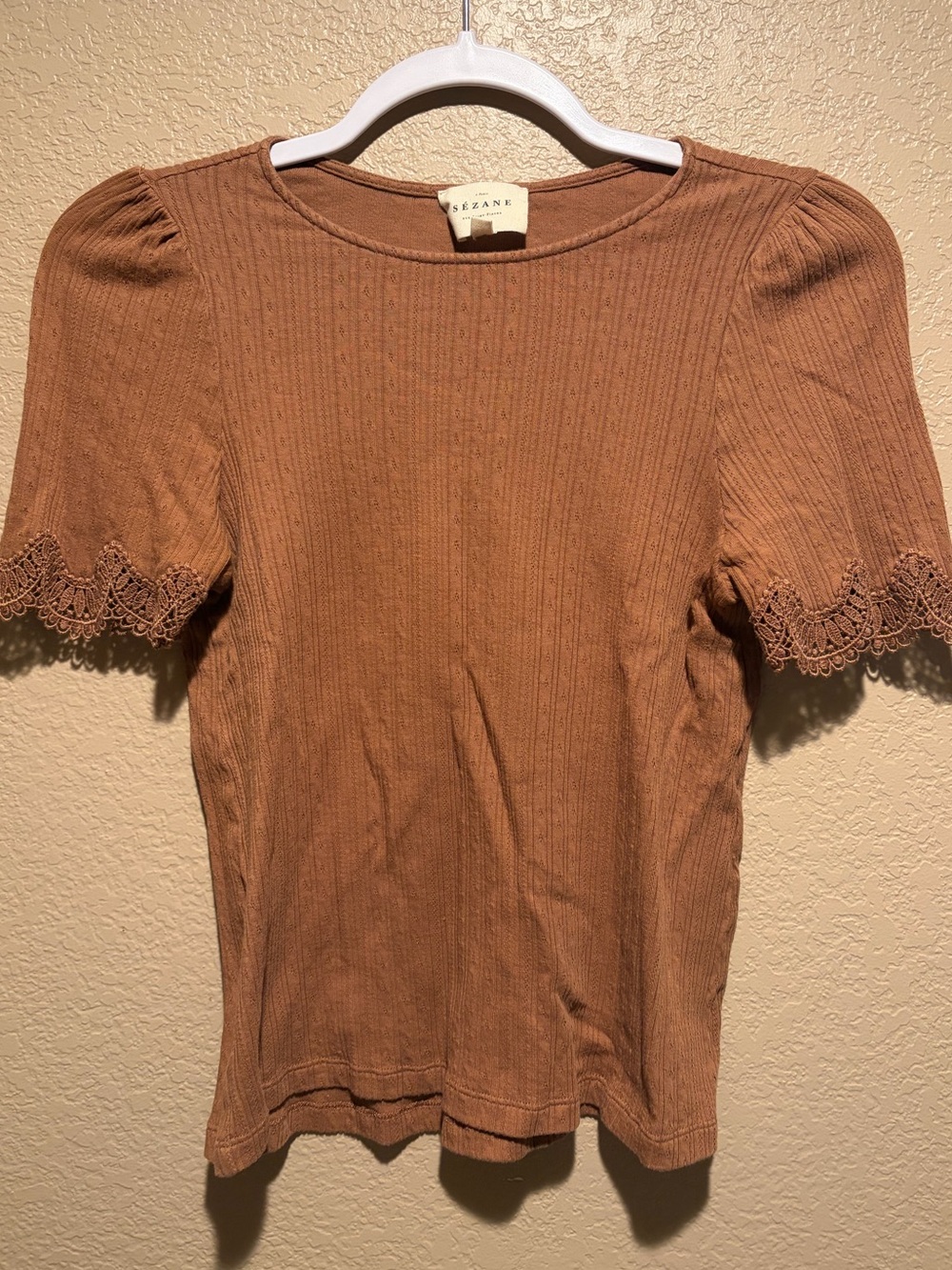 Sezane Lace-Trim Ribbed Short Sleeve Tee in Rust Brown -Sz S